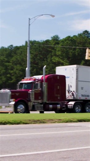 Landstar Trucks on the Road | Reliable Freight Solutions #freightagent #freightbrokerage