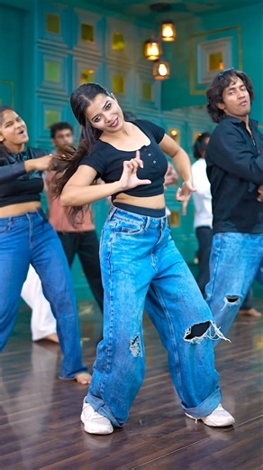 Goa Beach #dancetutorial #GoaBeach #tonykakkar #ShortsDance #ytshorts #lokimeena