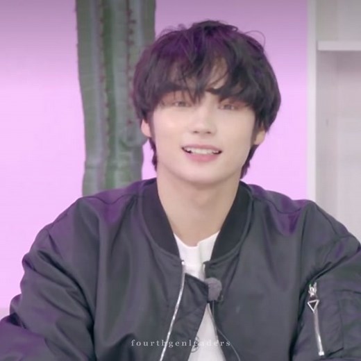 the designated english speaker and his translator #tomorrow_x_together #txt #moa #hueningkai #taehyun