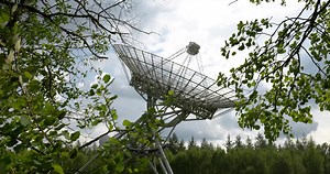 Download a large array of radio telescopes in a field for free
