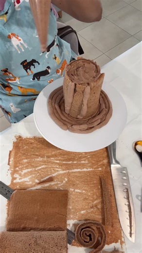 How I make my vertical Yule log for Christmas #yulelog #christmasbaking