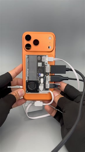 ‎Ahmad AL-Ghoul | أحمد الغول‎ | ‎Disk Pro - Pocket-Sized Portable SSD with Cooling Fan and Multi-Ports from @sharge_official ———————— Features | المواصفات: * Built-in...‎ | Instagram