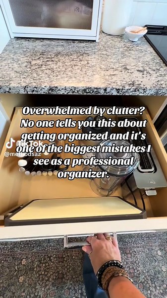 The secret to a beautifully organized home isn’t more stuff to hold your stuff. It’s letting go of what you don’t need. Organization starts with editing, not accumulating more storage solutions. Buying containers should be the last step in getting organized. You can’t organize clutter—no matter how pretty the bins are. #1 rule less is more. #methodsaz