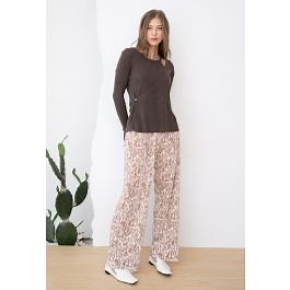 Cozy Wide-Leg Pleated Pants in Caramel
