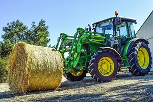 3 Best Hay Spears for Front End Loader: hay forks for tractor