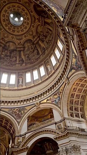 Look UP! 🤯 St. Paul’s Cathedral is Unreal ✨