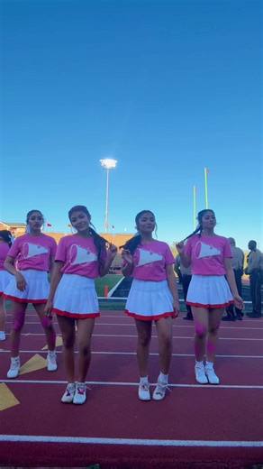 Pink Out Outfits for Football Games: Style Guide
