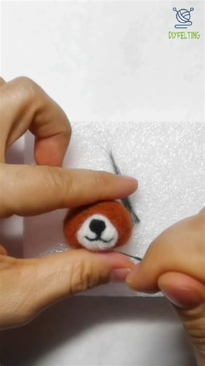 Very easy Felted bear brooch tutorial #diy #needlefelt #needlefelting #cute