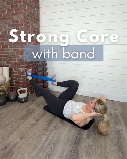Natalie Wilson • Home Workouts for ALL fitness levels on Instagram: "Follow @natwilsonfitness for home workout ideas 💡 Comment FREE to try my fully guided workouts on my app for FREE! This strong core workout with bands is pure fire 🔥 You’re going to love it! Aim for 10-12 reps per exercise per side if needed Repeat 3-4 times Exercise ⬇️ Bicycles Leg abduction reach Bent knee oblique crunch Reverse crunch Half kneeling side bend Plank knee drive toe tap Bear hover walks Resisted 