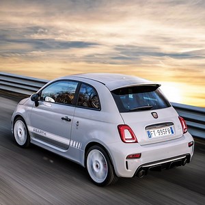 Ferma l’adrenalina. ❄️😮 #Abarth #🦂 | Abarth