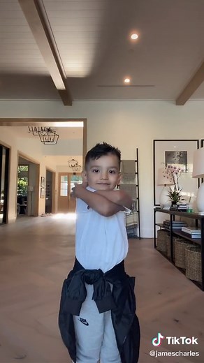 thanks for surprising my son @charlidamelio ily 💞