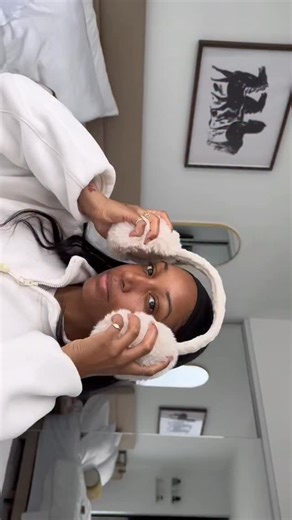 Dry, sensitive skin? Here’s a simple routine for those chilly mornings ❄️ 🥛 Saccharomyces Ferment 30% Milky Toner exfoliates, hydrates, and boosts radiance. 💗 Soothing & Barrier Support Serum hydrates and soothes skin while reinforcing the barrier. 🍚 Rice Lipids Ectoin Microemulsion delivers long-lasting hydration and seals in moisture. ☀️ UV Filters SPF 45 Serum protects against premature skin aging and sun damage—even during the winter months. | The Ordinary