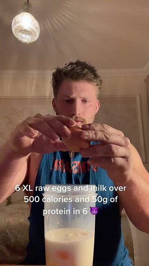 Recipe as followed, raw eggs and milk in to cup. #easycalories #bulkingseason #bodybuilding #gymtok #proteinshake