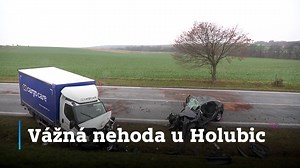 553K views · 2.2K reactions | Osobní a nákladní auto se srazilo na silnici první třídy mezi Holubicemi a Slavkovem u Brna. Je neprůjezdná, policie odklání dopravu. Na místě přistál vrtulník, v kritickém stavu je řidička, v nemocnici skončily i dvě děti. | Události Brno | Facebook