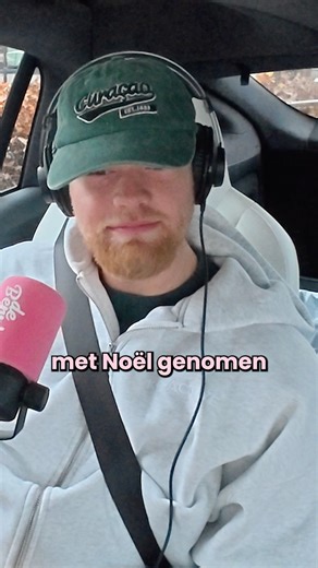 De Bennies on Instagram: "Roy vond Noël wél gezellig op het feest 😂 Luister “Noël kotst z’n nieuwe auto onder & Enzo op drip-tour in Milaan” nu op @podimo_nl 💖"