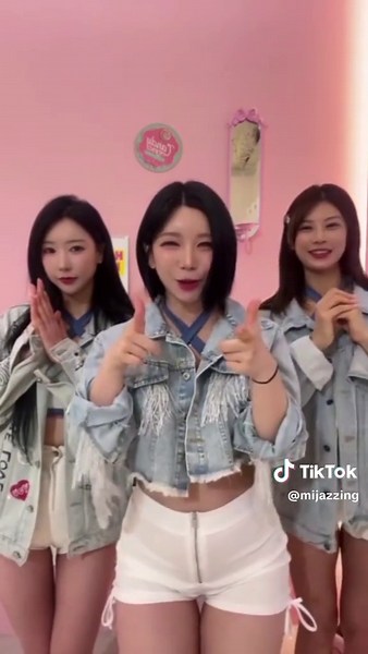 여러분 안녕하세요 8090 레트로 포이즌입니다~! 드디어 부산 센텀 맥주 축제가 돌아왔습니다🙌🏻 5월 22일부터 31일까지 부산 영화의 전당에서 열린다고 합니다~!! 맛있는 맥주와 함께 저희 포이즌과 함께 다같이 신나게 뛰어놀준비 되셨나요 ?! 우리 모두 센텀에서 만나요~~~~🩷🩷 #센텀맥주축제 #부산센텀맥주축제 #부산 #걸그룹포이즌 ✨️포이즌무대 5월24.28.30 ✨️