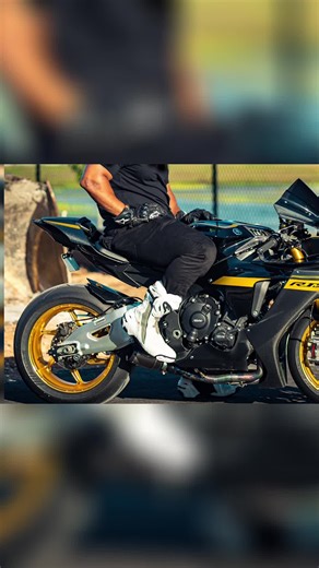 Supertech boot fit struggle is real! Toe box woes and comfort hacks. Anyone else been there? #Alpinestars #Supertech #MotorcycleBoots #GearReview #BikeLife