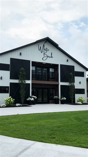 Summer Weddings at White Birch Wedding Barn