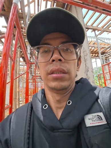 jika kamu bekerja dengan sabar,dan iklas, percayalah rejeki akan datang dari segala arah. kali ini saya akan mengajak kamu melakukan survei AP dan cctv, dimana total AP kemungkinan 17 unit, kamar 16 unit dan publik area 1 unit, dan 11 titik cctv pengerjaan semua full pipa. terimakasih sudah menonton🙏 salam satu jaringan🙏 #tukangkabel #tukangcctv #tukanginternet #tukangwifi #tukangwifi