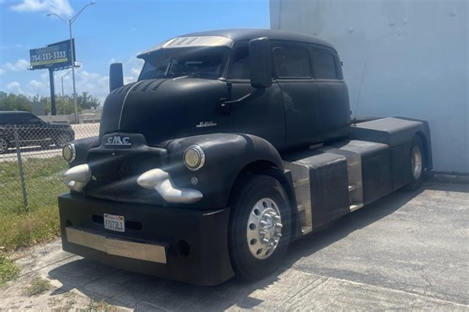 Custom GMC COE-Bodied 2007 Kenworth T300 Hauler