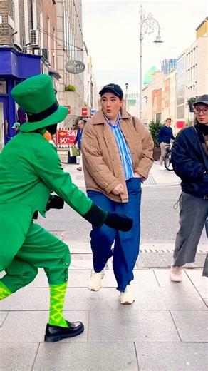 #patrick #mannequin #pranks #funny #funnyprank #funnymoments #funnyvideo #viral #fyp ‪@nicoprank‬