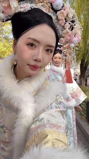 22 reactions | Outfit check ở Bắc Kinh~~ ☺️ #beijing #travel #custom #princesscustom #china | Lan Lan | Facebook