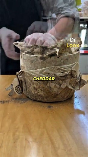 Ce fromage a l’air pourri mais c’est une illusion