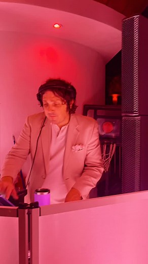 What’s more fun than a beach house party? — A beach house wedding with your friends & fam! 🌴From the ceremony on the water to the reception by the pool, we had an amazing time bringing the entertainment to this FL beach wedding. Congratulations to the bride & groom. ❤️🥂#daheartproductions #Flbeachwedding #weddingdj #tampaweddingdj #holmesbeachfl | DaHeart Productions