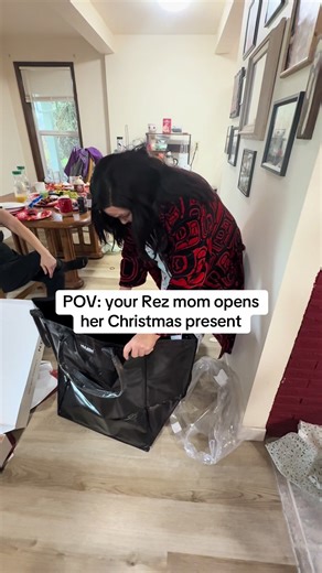 This was definitely a highlight. My mom is the rezziest of rezzz. I LOVE HER DOWNNNN. #nativetiktok #nativemom #nativehumor #reztok #hulkenbag