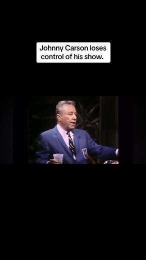 Dean Martin shows up on Johnny Carson and messes with George Gobel. #johnnycarson #tonightshow #deanmartin #georgegobel #bobhope #funny #standup #laugh #pilot #ww2 #golf #vintagetv #ratpack #smoking