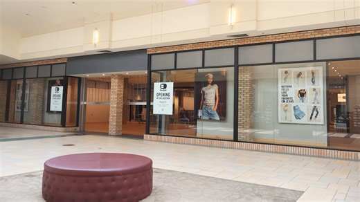 Clothing store Buckle reopens in expanded Crossroads Center Mall location