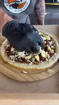 Will it Slice? Hawaiian Bros Pineapple Pizza 🍍🍕