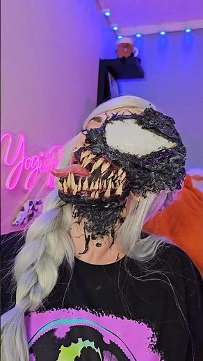 Typical Venom things going on around here 😆 #makeup #venom #fx #cosplay