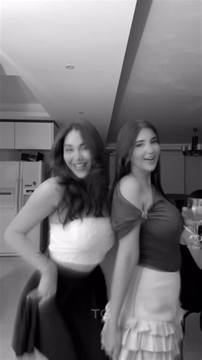 Dubsmash/Dance/Clothes on Instagram: "For ID Commented (365)⚜️🤍"