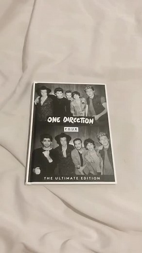 Unboxing One Direction Four The Ultimate Edition #onedirection #1d #directioners #directioner #direct #directs #four #1direction #fyp #fypシ