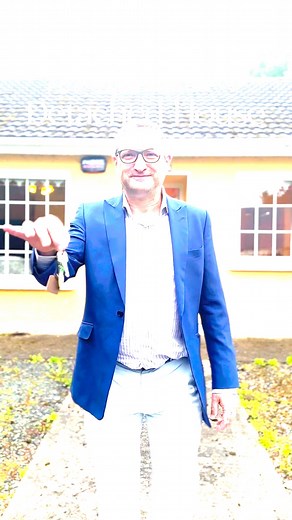 🏡 Grab that key!🤣 📍 Ahaun, Brosna, Co. Kerry – Eircode: V92 W5A2 💶 Asking Price: €155,000 Escape to the countryside with this peaceful 1980s-built bungalow, set on over 4 acres of agricultural land—a dream come true for hobby farmers, nature lovers, or anyone craving tranquillity and space. Inside, the home features 3 bright, generously-sized bedrooms, a spacious kitchen, and a comfortable living room. While the interior would benefit from some modernising, it offers plenty of potential and 