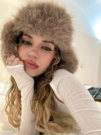 Runway Walk Showcase: Daria from Katseye