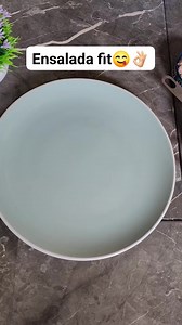 1.6M views · 15K reactions | Ensalada para bajar % de grasa  Ingredientes: Lechuga Zanahoria rallada Pepino 1/4 de taza de granos de elote 1/2 taza de pasta hervida 1 lata de atun en agua 1 cucharada de mayonesa/yogurth griego sin azúcar | Tips - Fitness | Facebook