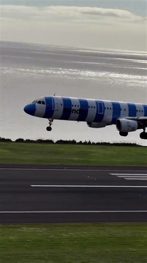 Hard Landing 💨 Condor Stripes at Madeira Airport!