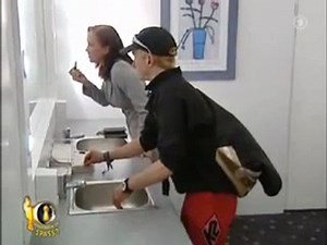 Caméra Caché : dans les toilettes des femmes