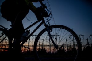 No 1.jūlija būtiski pieaugs maksa par elektrību. Ko tagad darīt iedzīvotājiem – likt saules paneļus?