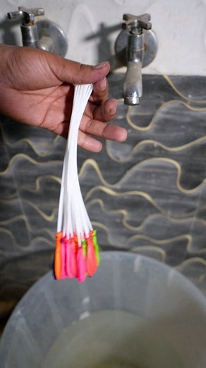 288K views · 30K reactions | Balloon hack for Holi #hack #holi #trick #yke #yashkeexperiments #PrimeReels | YASH KE EXPERIMENTS | Facebook