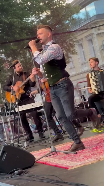 9.7K views · 2.1K reactions | P O P R A D hopaaa ♥️ #traditionalmusic #traditional #folklor #festival #koncerty #slovenská #hudba #rusíni #kulturneleto #poprad @fajta_sk @harnicardamian @mestopoprad | Štefan Štec | Facebook