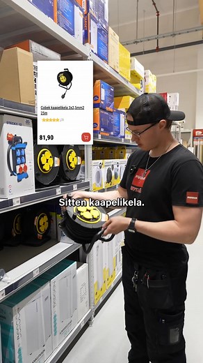 Erikoisia toiveita teillä. Ensin toivottiin, että väännetään rautalangasta ja nyt pyysitte johdon esittelyä. Mitä esitellään seuraavaksi? #sketsi #huumori #puuilo #morjenstapöytään #tuutkohakeen | Puuilo