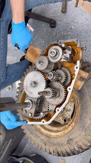 Sears Suburban #theengineroom #lawntractor #tractor #transmission #rebuild #mechanic #restoration