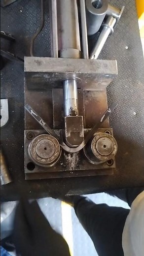 HOW TO PERFORM DUCTILITY FLEXION TEST ON HARD WELDED STEEL PLATE USING HYDRAULIC PRESSER AS PER ISO