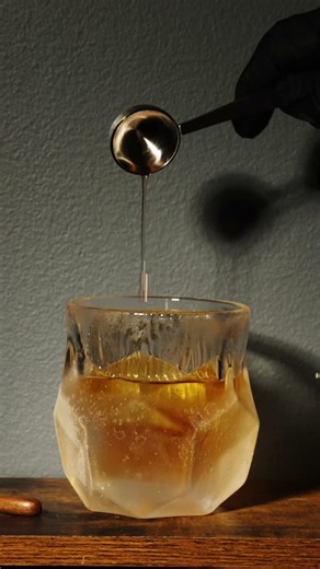 Cinematic smoke. Perfect pour. 🥃🔥 #smokeshowmixology #oldfashioned