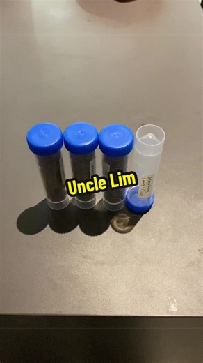 Terimakasih @Uncle LIM lama kami tak jumpa akhirnya bisa berkunjung ke @Canary Bakery & Roastery dan saya merasa sungkan diberi hadiah sample beans yang sangat luarbiasa, maju terus dan selalu happy untuk belajar kopi #roastery #roasting #bandung