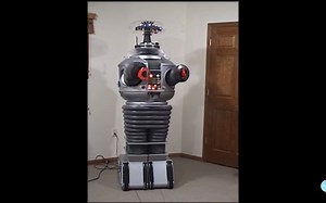 Lost In Space Robot B9 costume