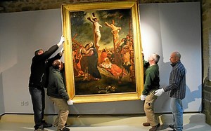 Vannes. « Le Christ sur la croix » : le tableau de retour à la Cohue 